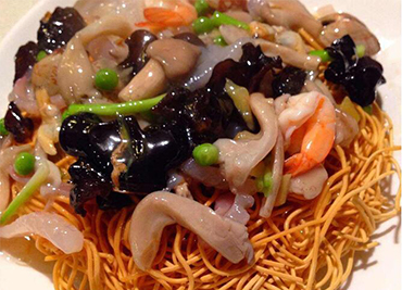 Pan fried noodle with Seafood