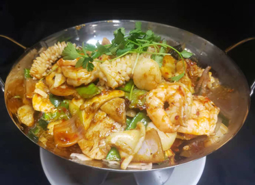Spicy Mixed Seafood with Hot Wok